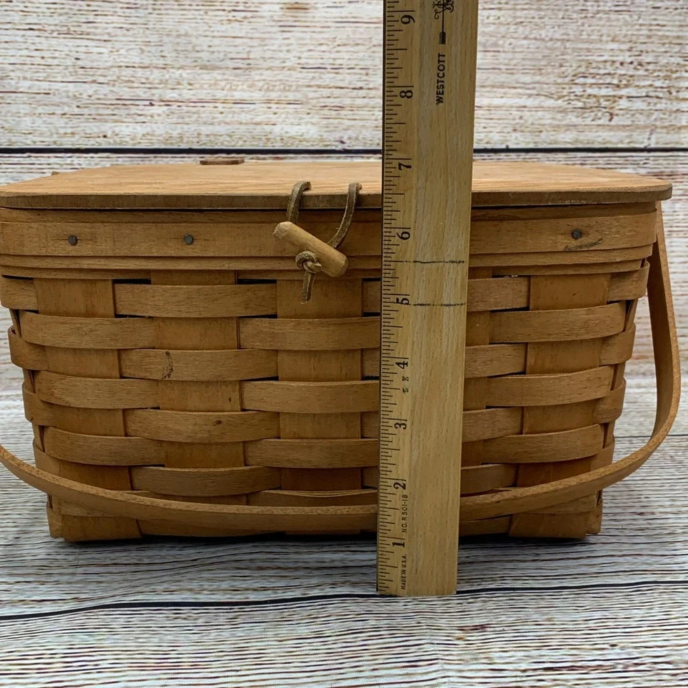 Longaberger Basket 1992 Handwoven Wooden‎ Lid Picnic Basket Toggle Top